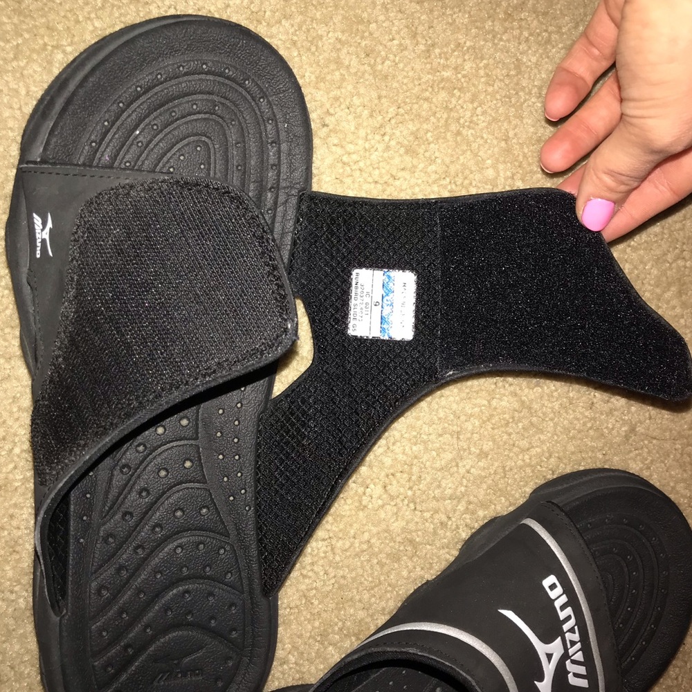 Sandals - Picture 2 of 3